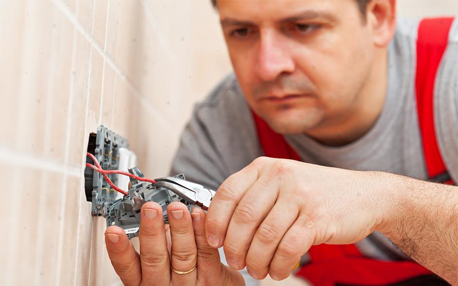 besoin d'un électricien Songeons
